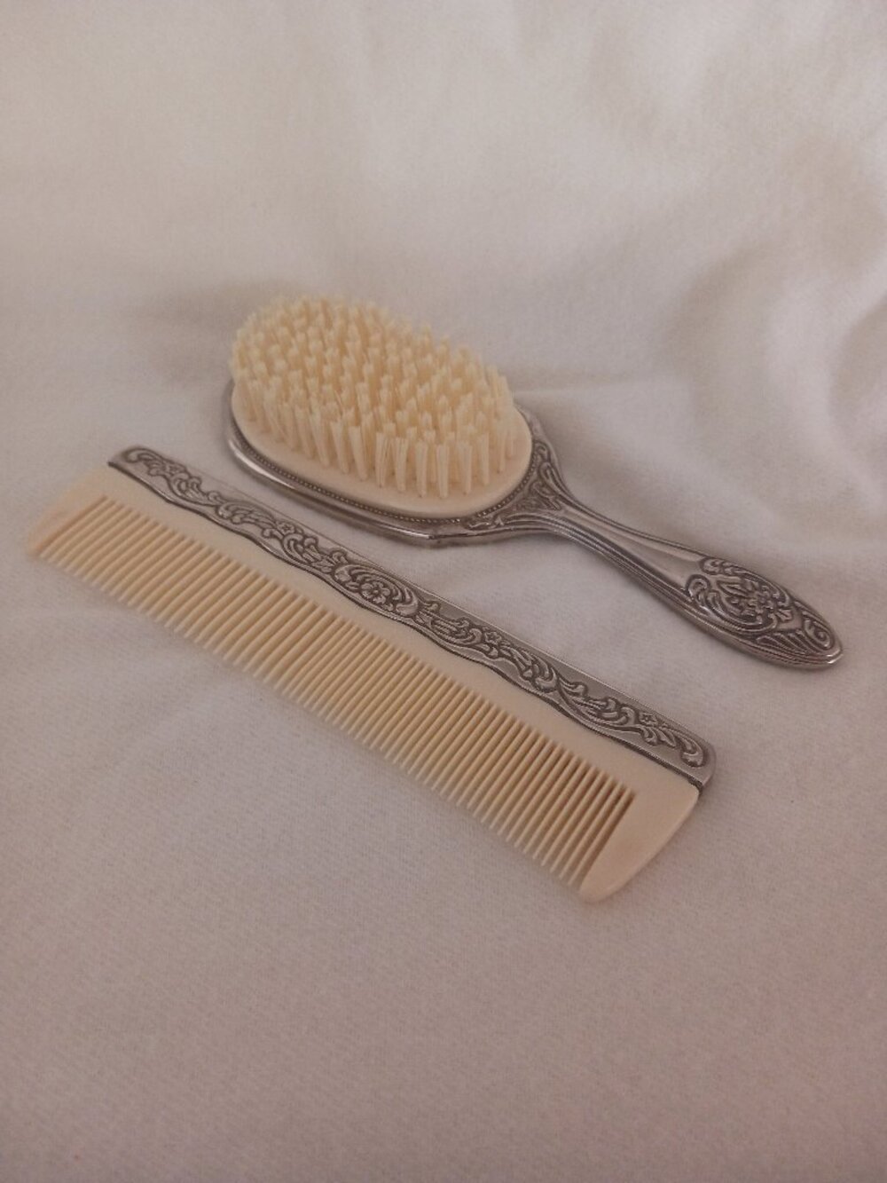 Great Condition Vintage 1960's Silver Plated Vanity Brush and Comb Set